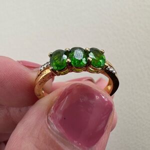 Elegant Green Emerald Ring